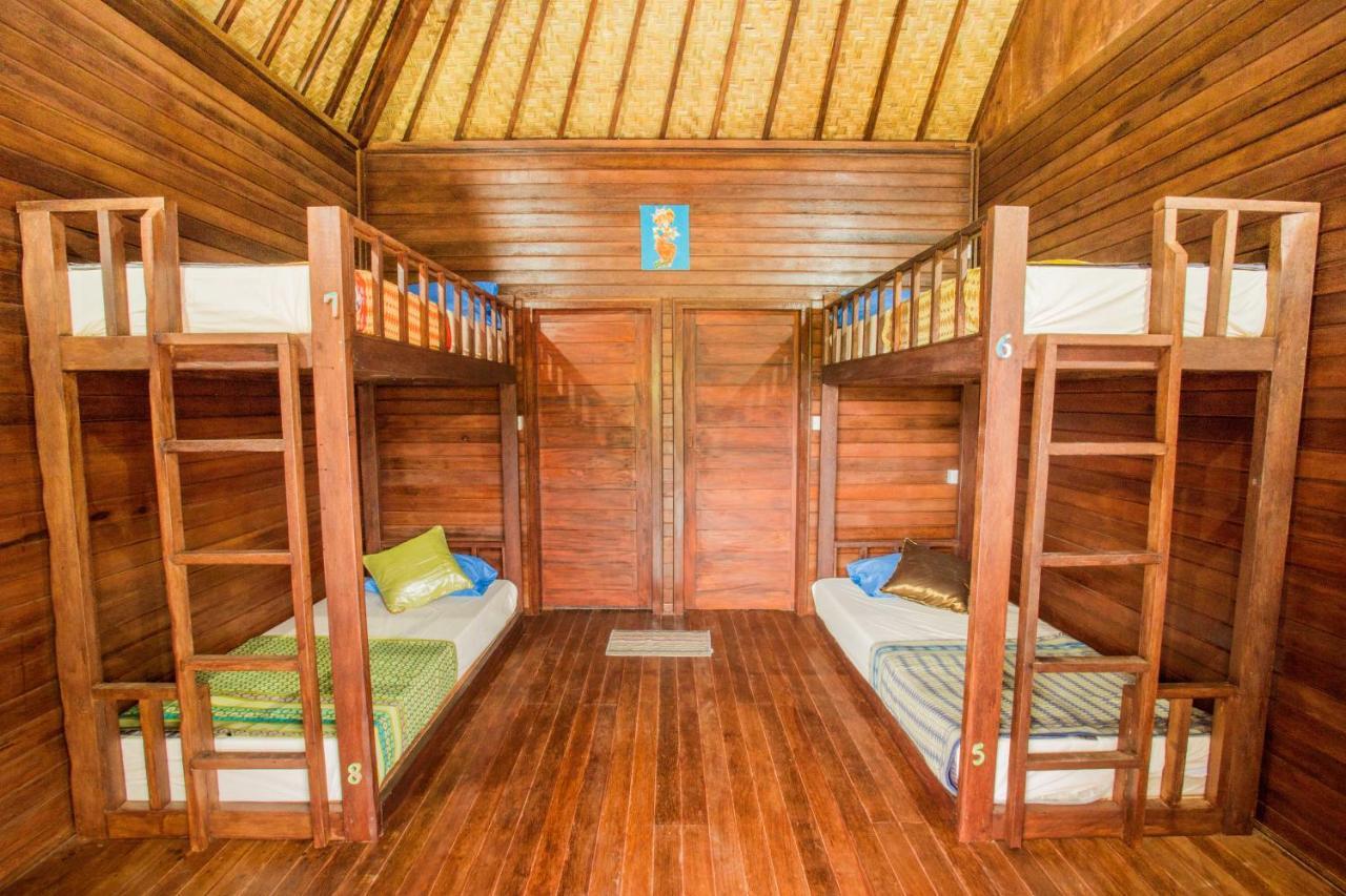 Uma Hostel Lembongan Экстерьер фото
